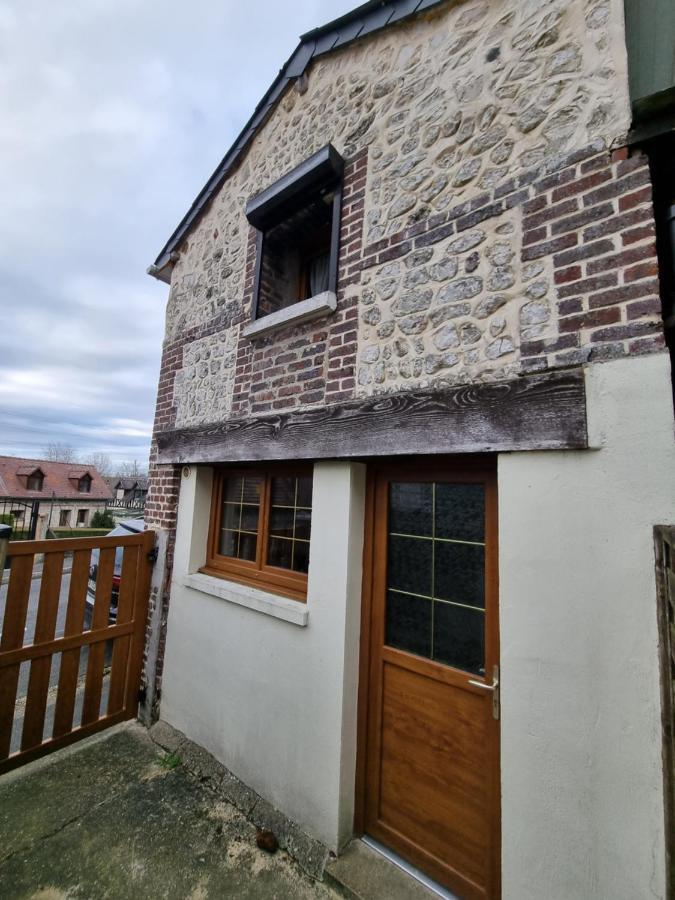 Petit Maison Villageoise Moulineaux Exterior photo